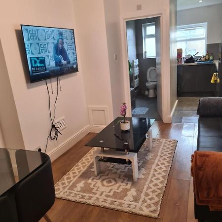 لندن Luxury One Bedroom Flat المظهر الخارجي الصورة