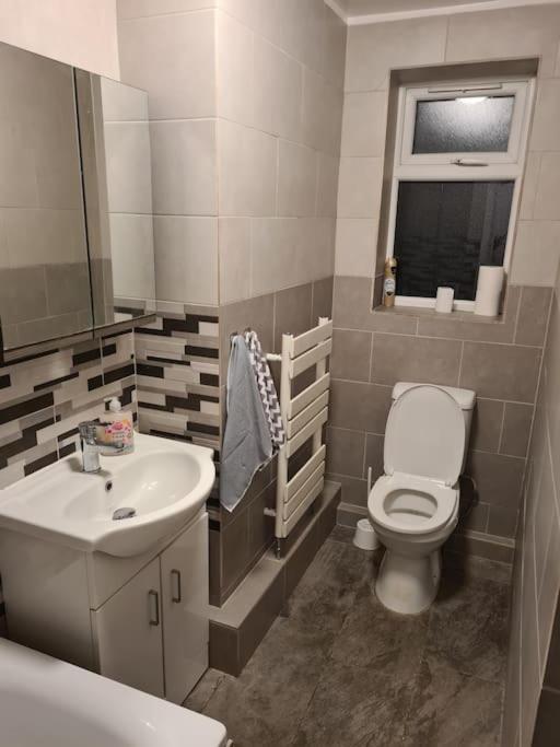 لندن Luxury One Bedroom Flat المظهر الخارجي الصورة