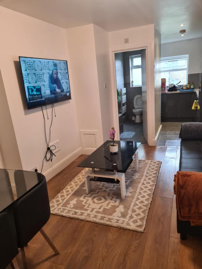 لندن Luxury One Bedroom Flat المظهر الخارجي الصورة